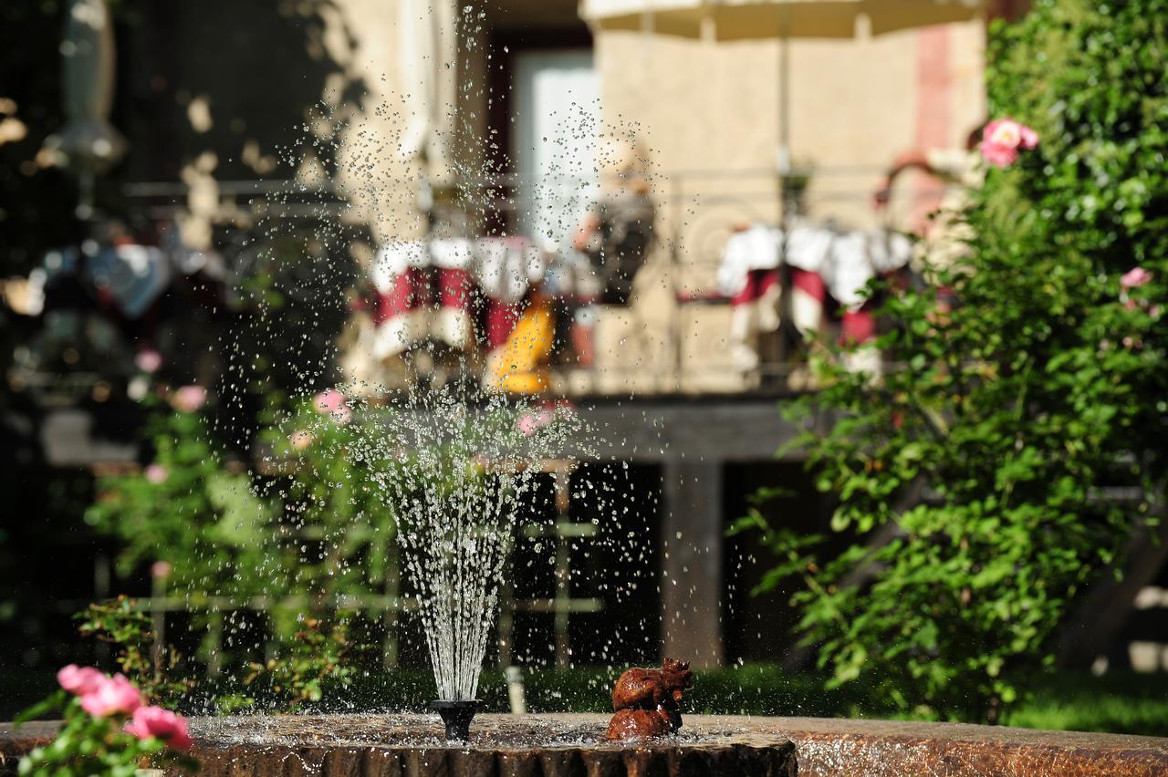 Ansitz Punthof Hotel Lagundo Exterior photo